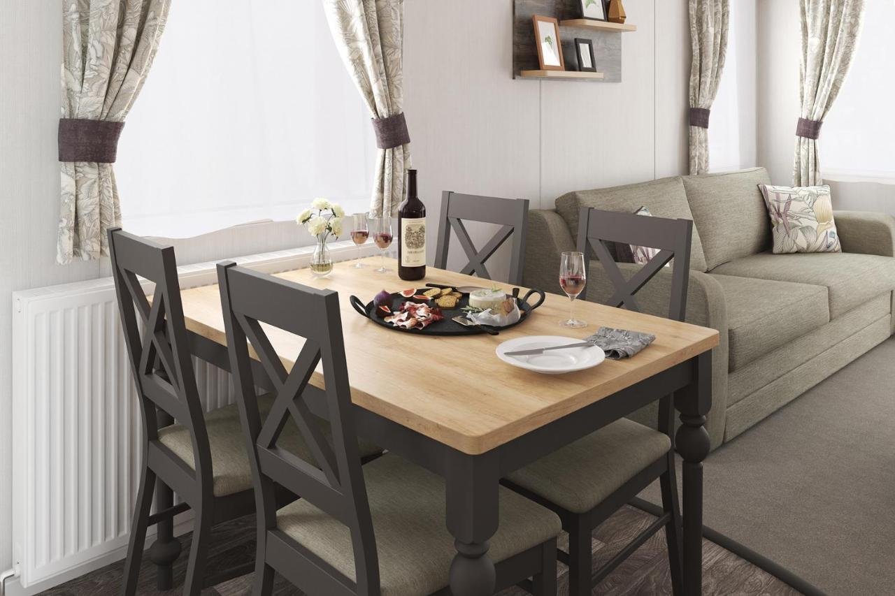 Maple Prestige Holiday Home Chapel Saint Leonards Bagian luar foto