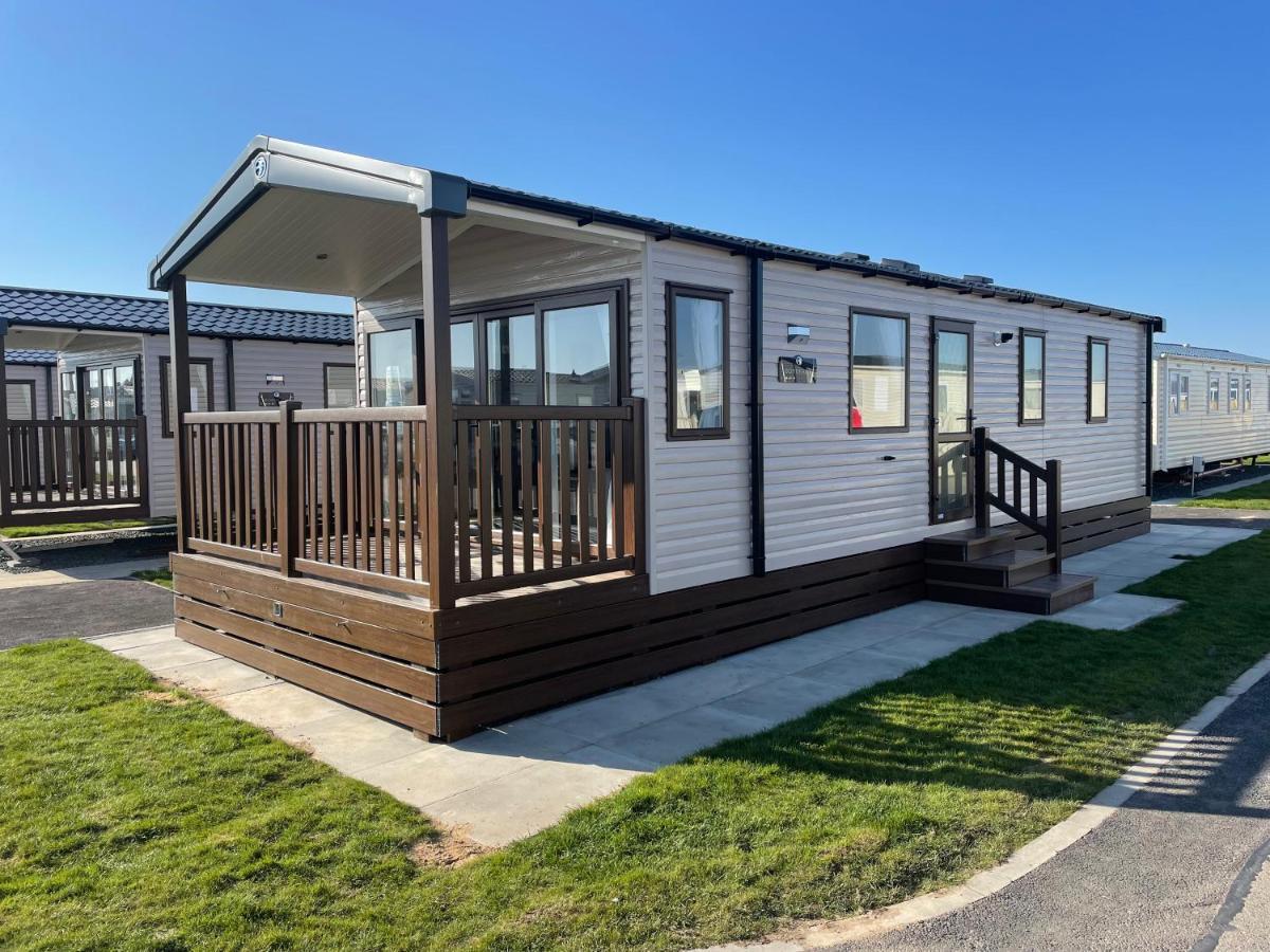 Maple Prestige Holiday Home Chapel Saint Leonards Bagian luar foto
